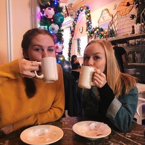 Meet your Posher, Olivia